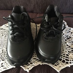 Brooks Addiction Walker 2 wide